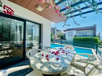 Kusadasinda Muhtesem Havuzlu Villa Miray A3